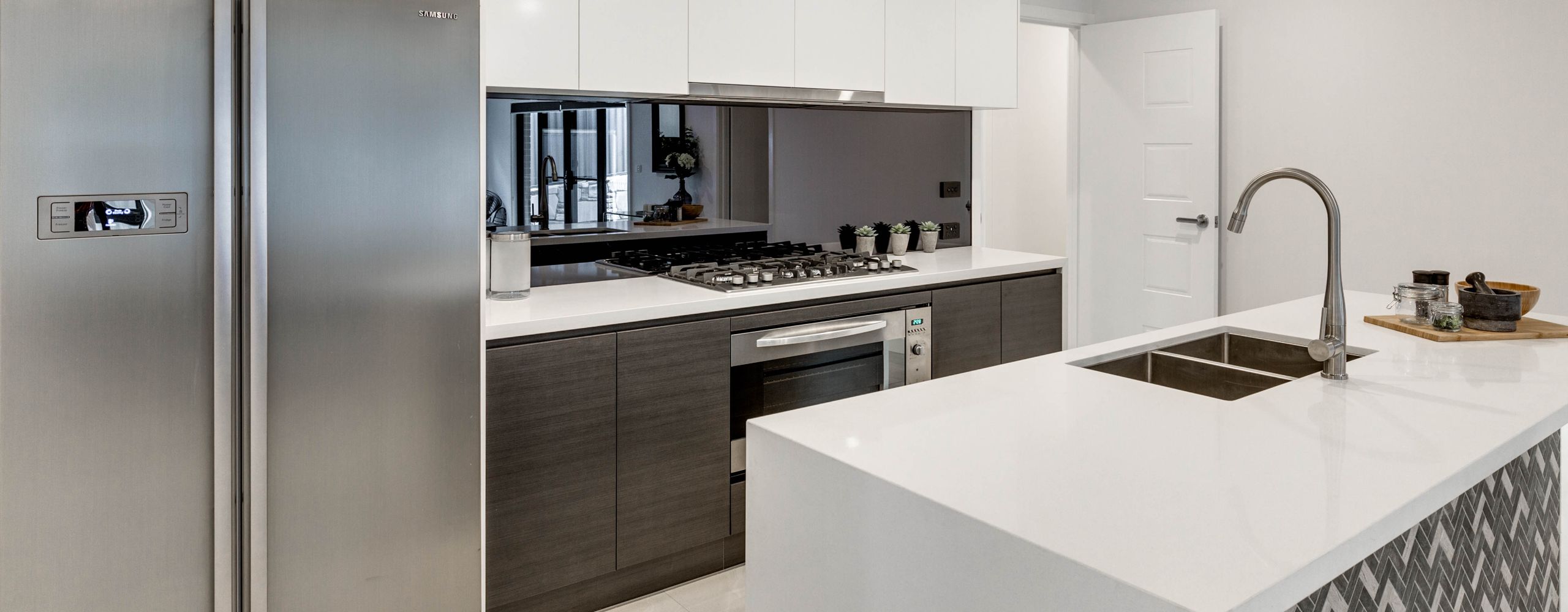 shower screens cairns